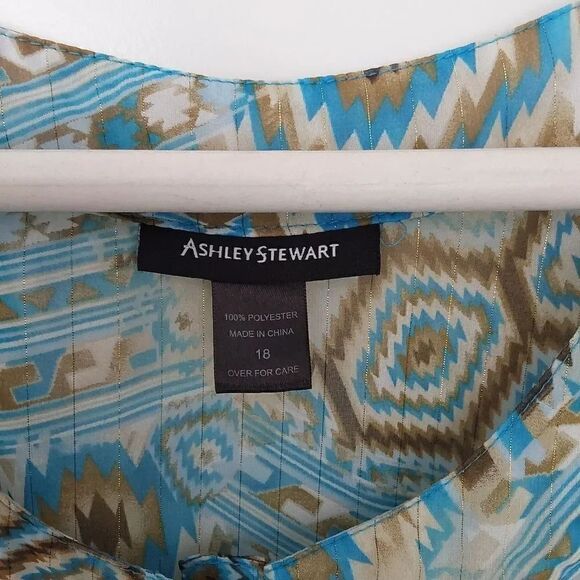 Three Top Bundle Size 18- 20 & Size 18 - Picture 8 of 12